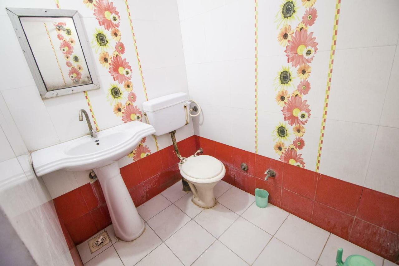 Hotel Gujarat Palace Ujjain Buitenkant foto
