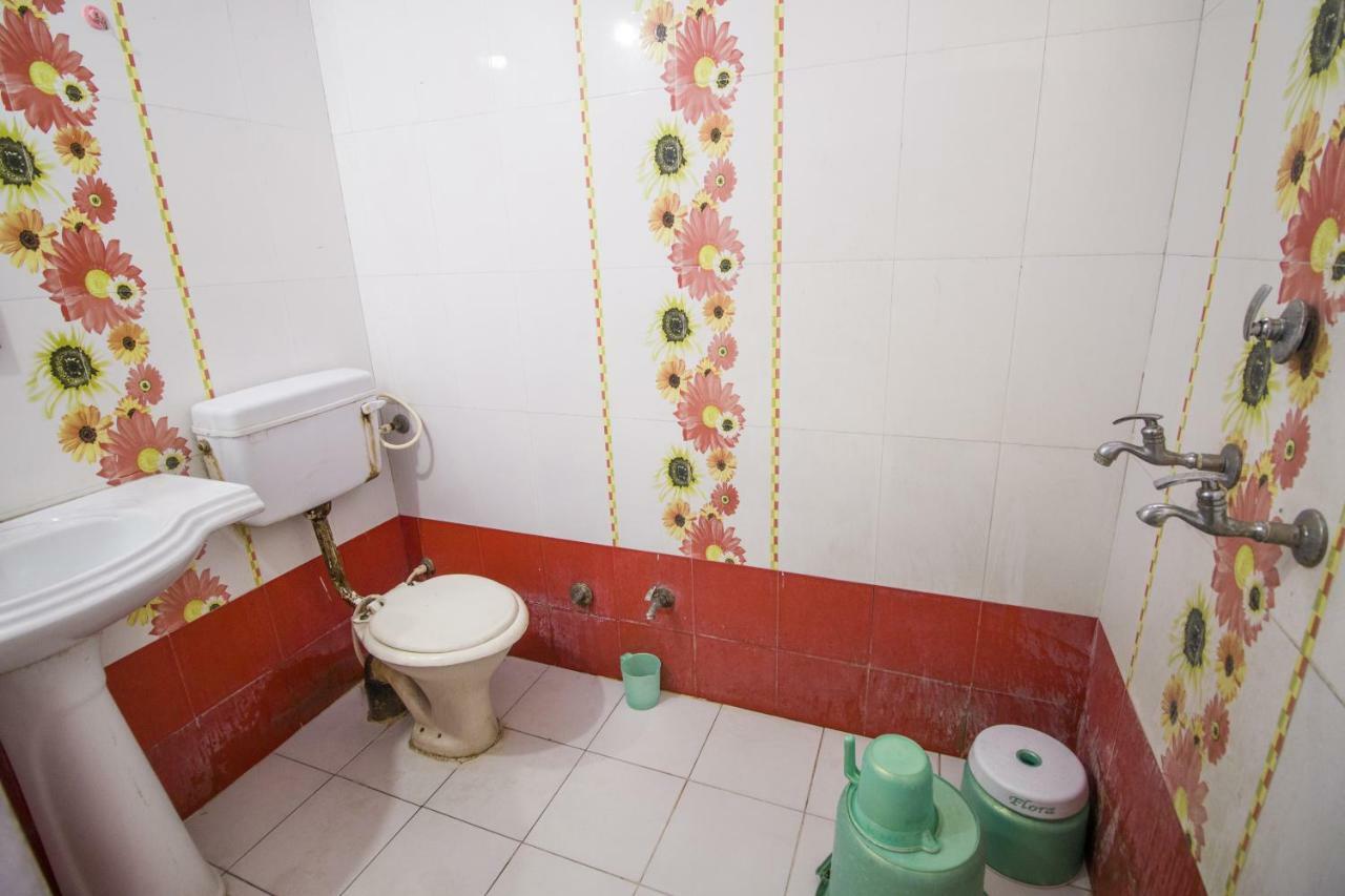 Hotel Gujarat Palace Ujjain Buitenkant foto