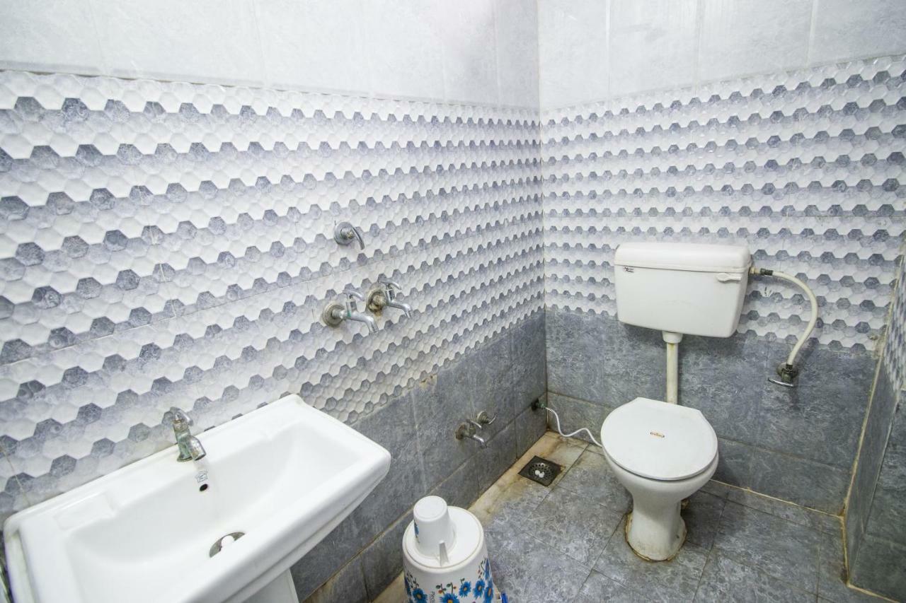 Hotel Gujarat Palace Ujjain Buitenkant foto