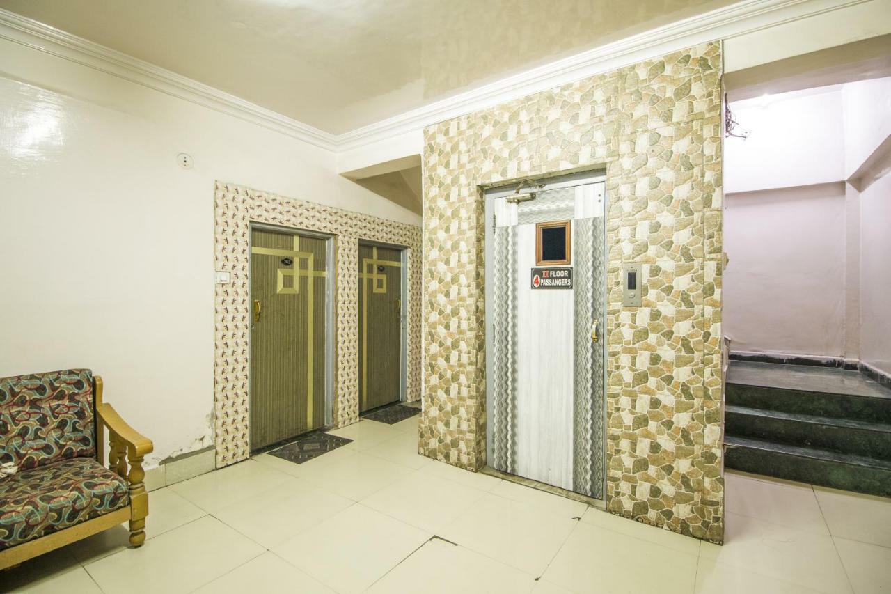 Hotel Gujarat Palace Ujjain Buitenkant foto