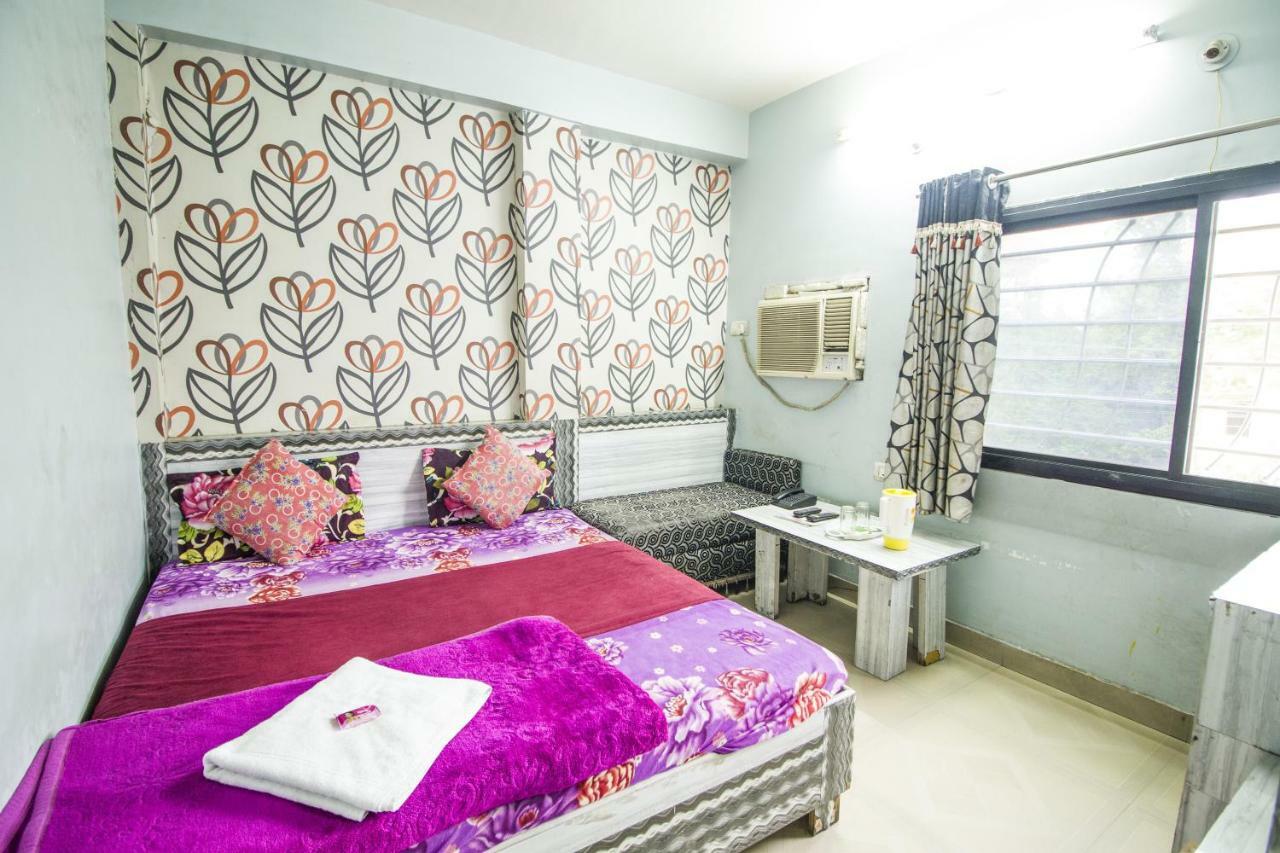 Hotel Gujarat Palace Ujjain Buitenkant foto